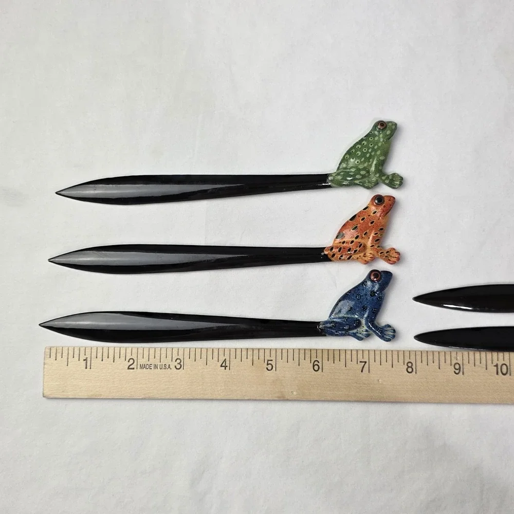 5 Animal Plastic Letter Openers 3 Frogs 1 Humming Bird 1 Crane